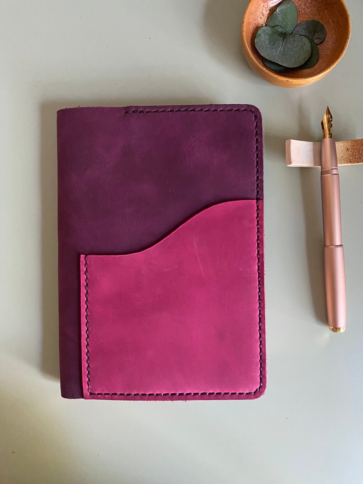 B6 size in Marsala leather