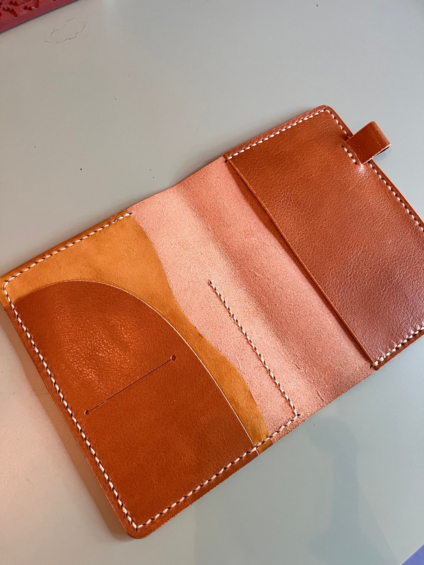 A6 cover "Aris" design in Antico leather with mustard