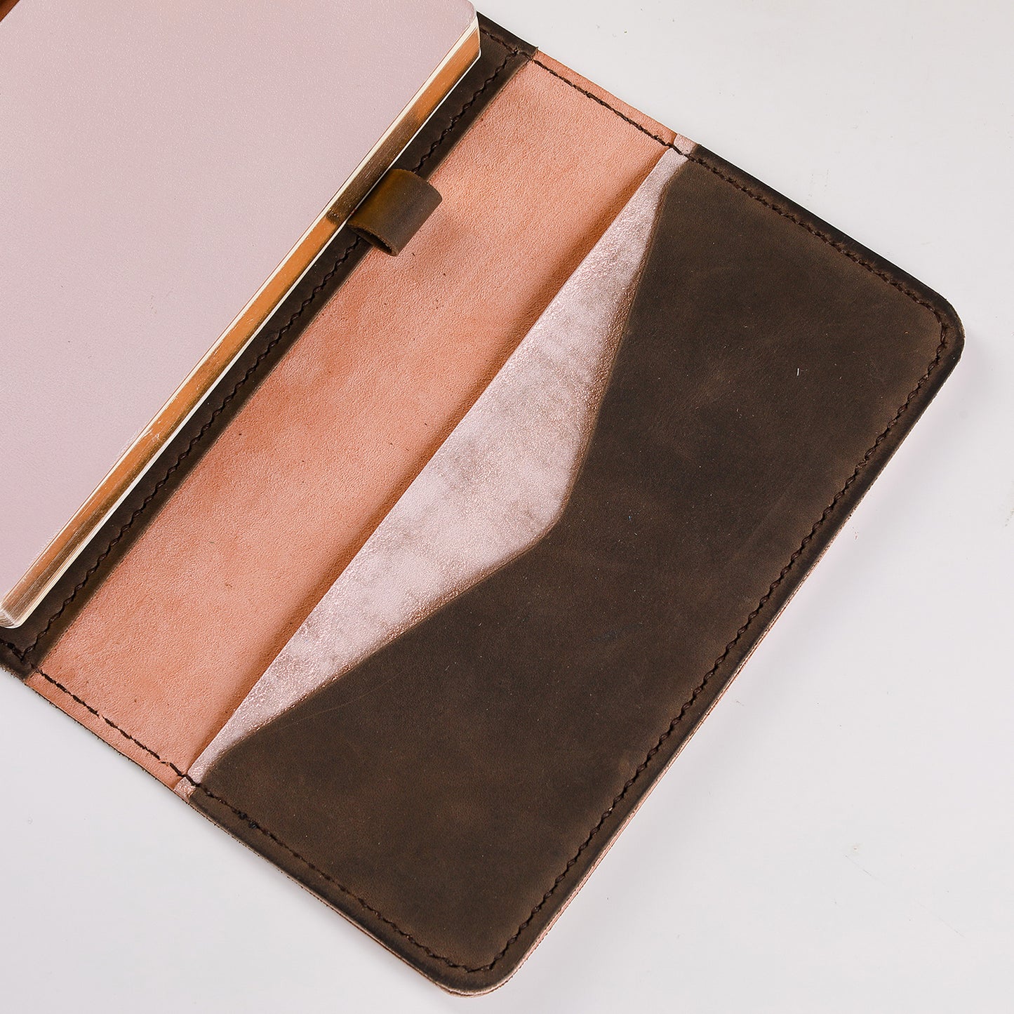 "Areti" Trifold TN Size in Nut Brown