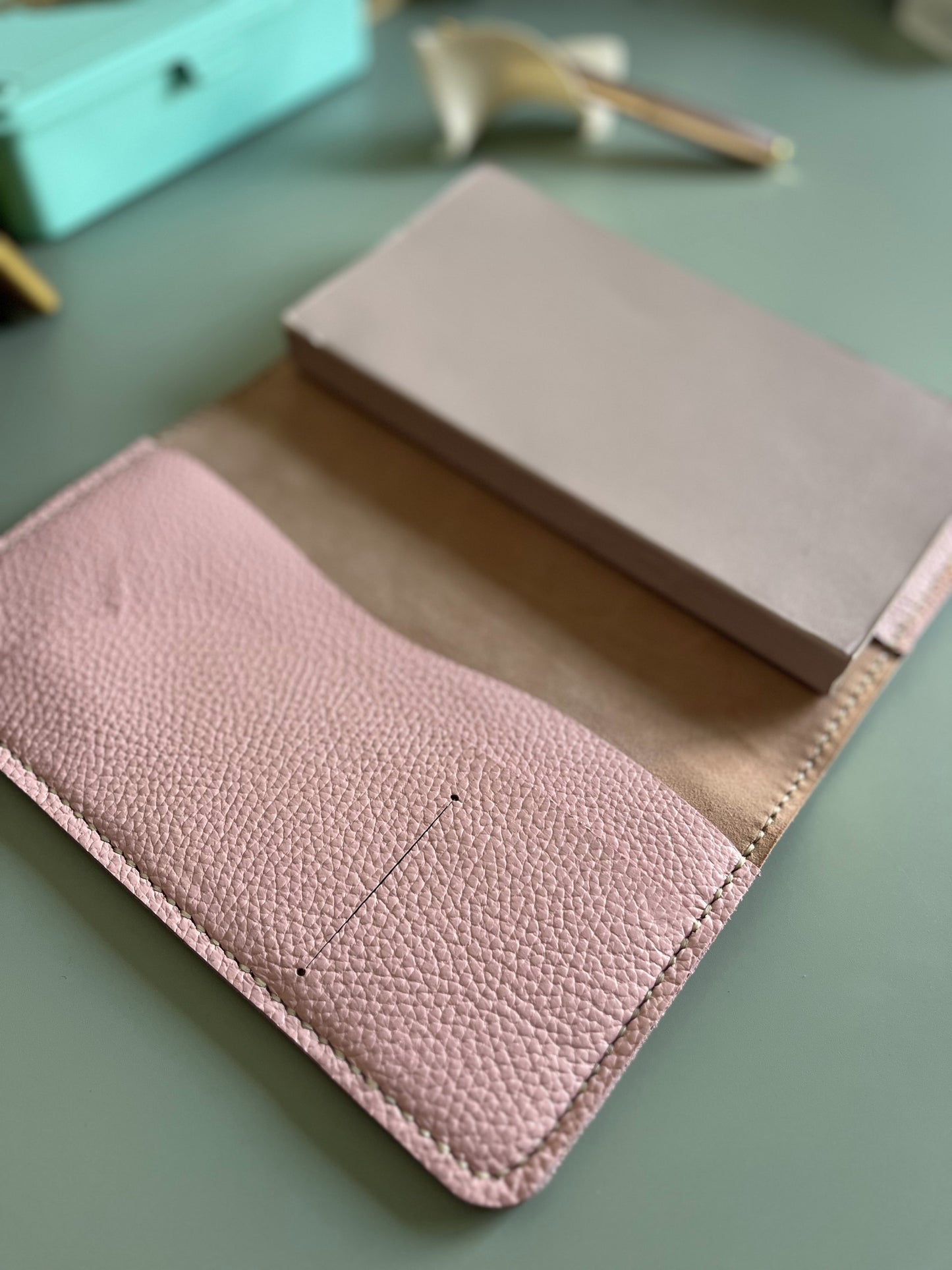 TN leather Cover expanded