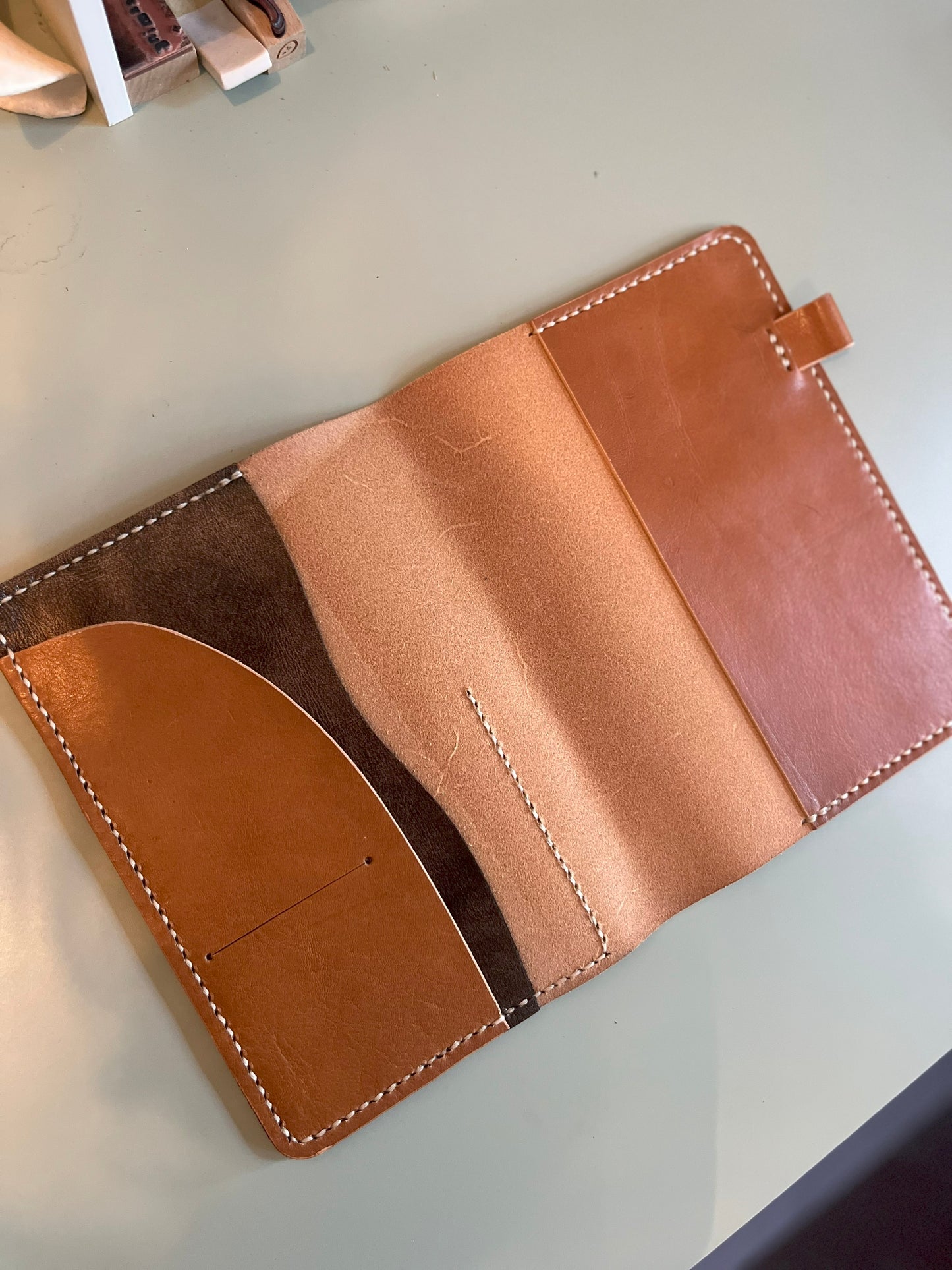 B6 size in Antico leather