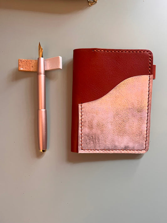 Ready to Ship Passport Size Aris in Ruggine leather