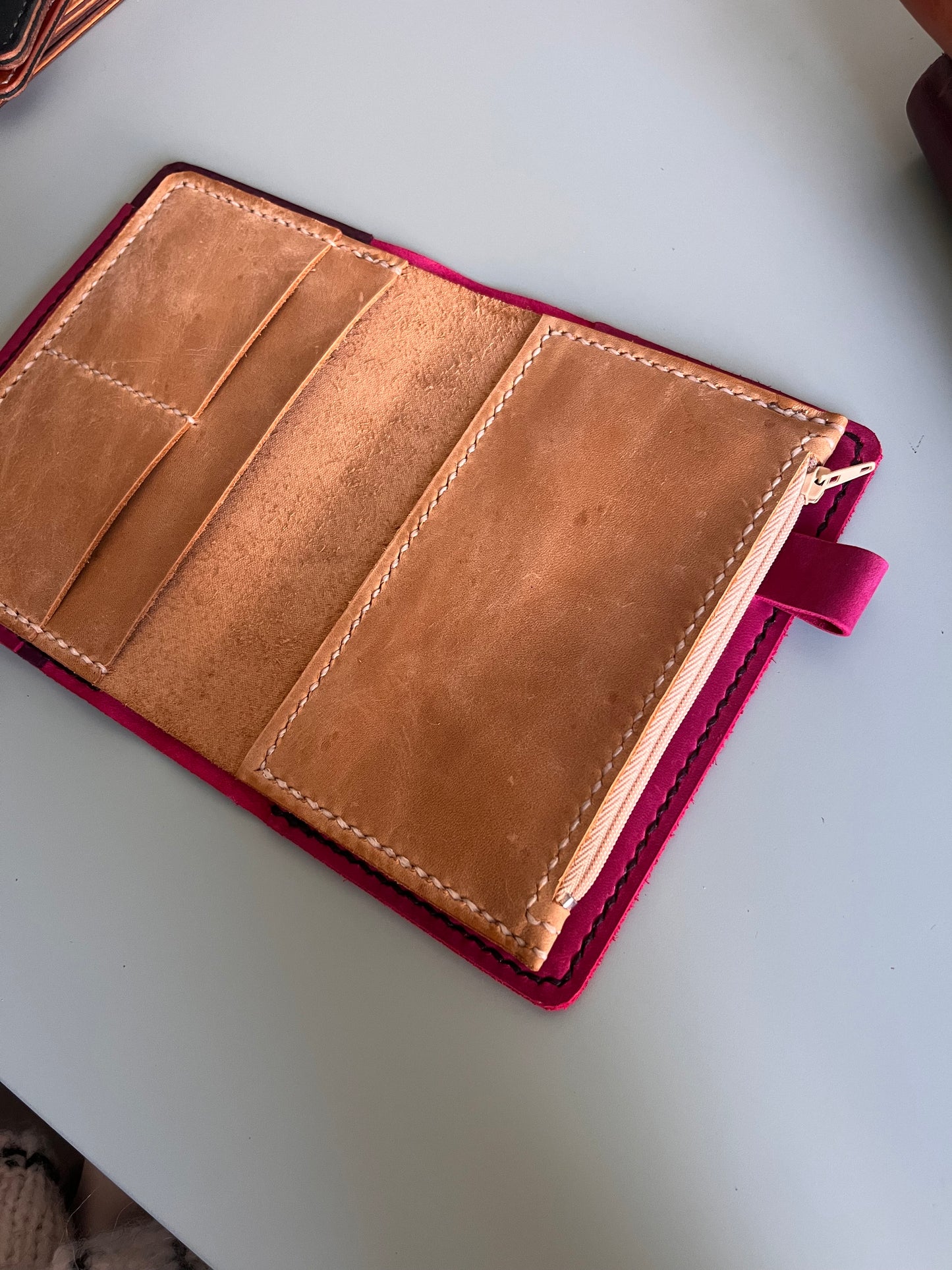 A6-Einsteckbrieftasche in Karamell