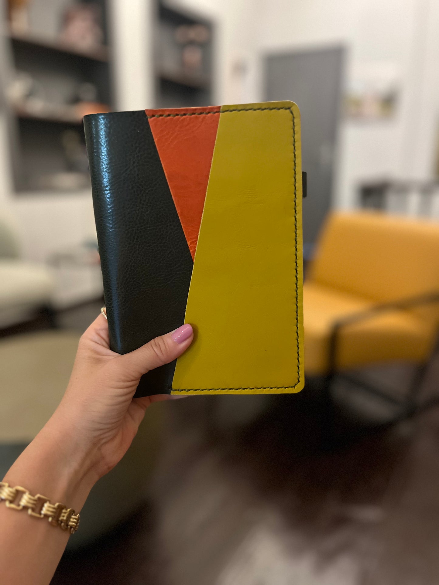 B6 size Petras design in Verde