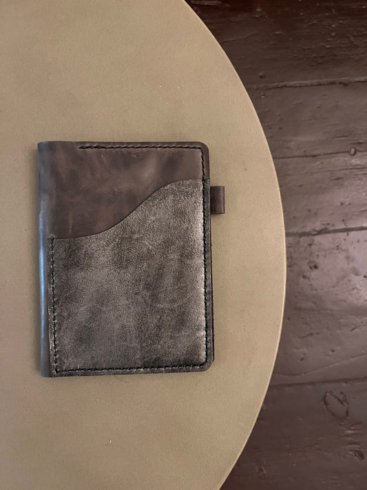 A6 cover Aris in Coal leather
