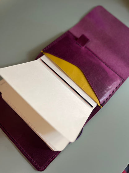 Pocket size trifold in Marsala smooth