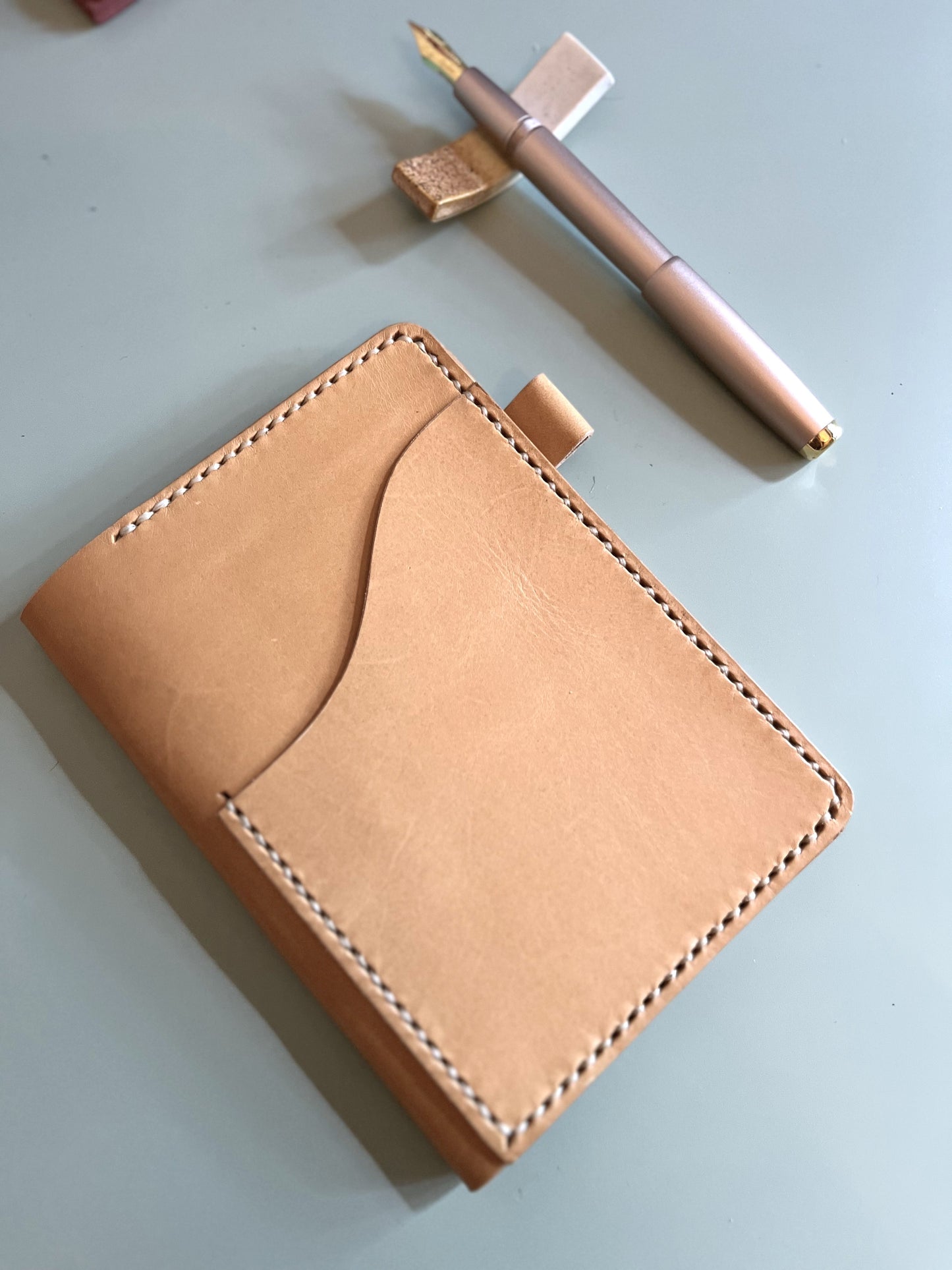 A6 cover "Aris" design in undyed leather