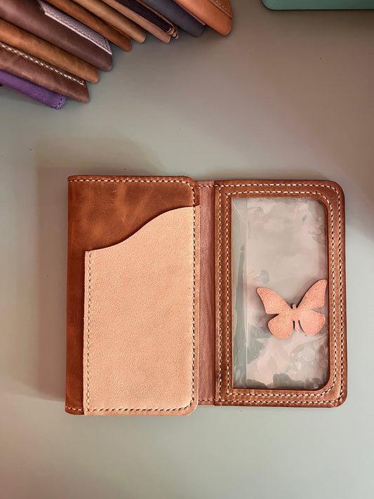"Areti" Trifold weeks REVERSEin sequoia leather