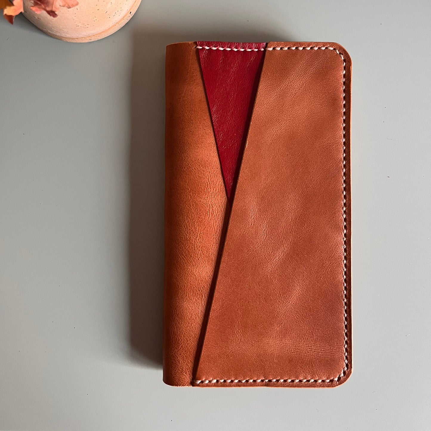Closed Traveler’s Notebook leather cover in Cuero leather