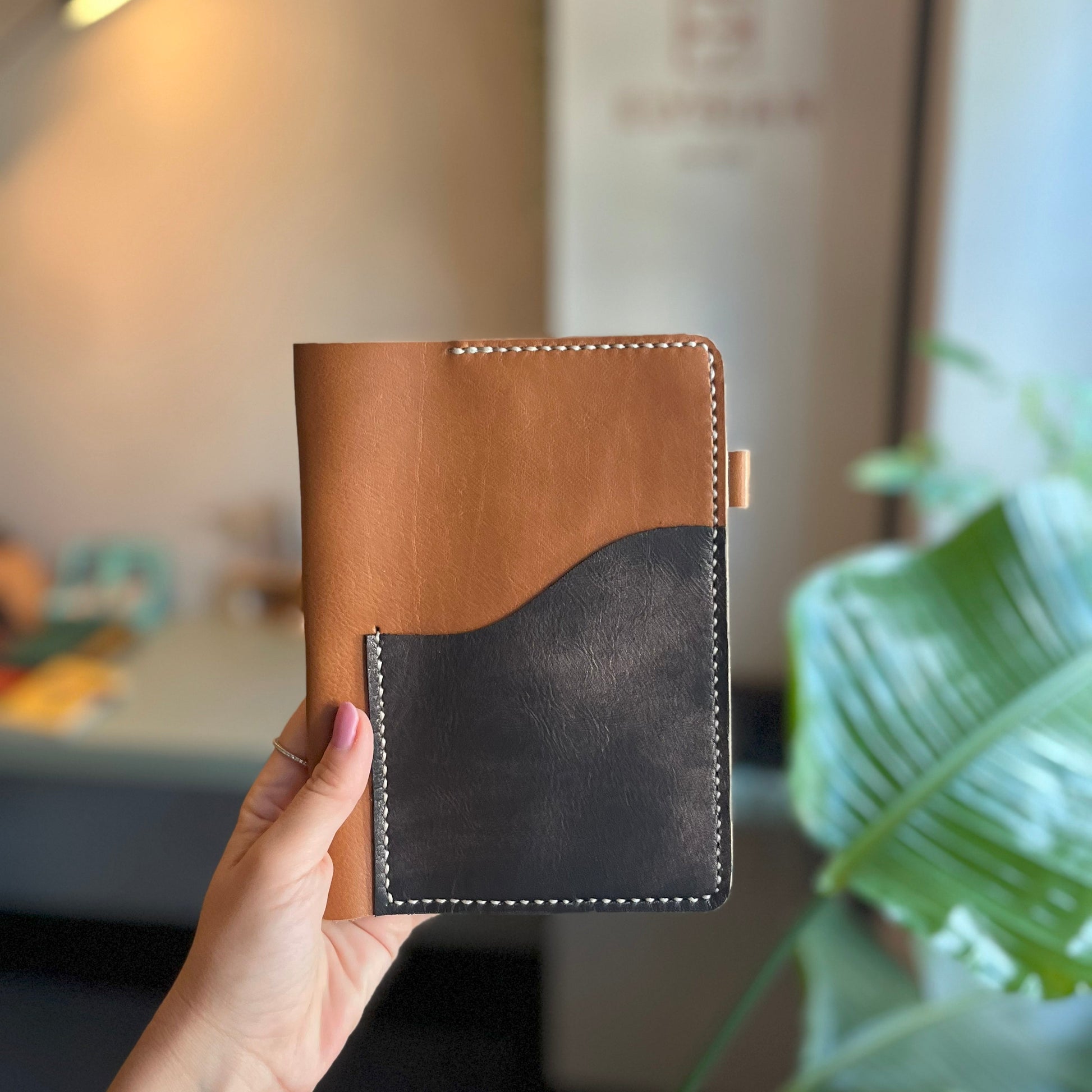 B6 Aris leather cover in Antico leather with black outer pocket