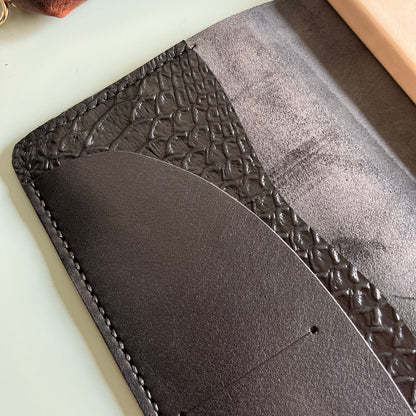 Inner pocket detail in nero with black mamba